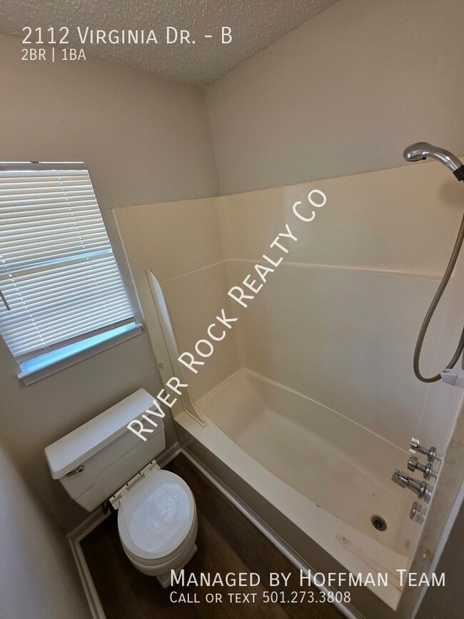 Building Photo - 2112 Virginia Dr