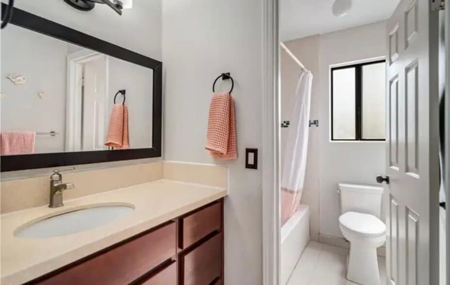 Building Photo - 4554 Meadow Pl