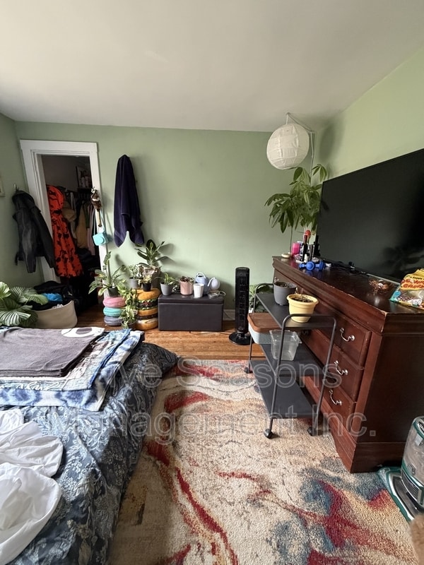 Building Photo - 59 University Terrace