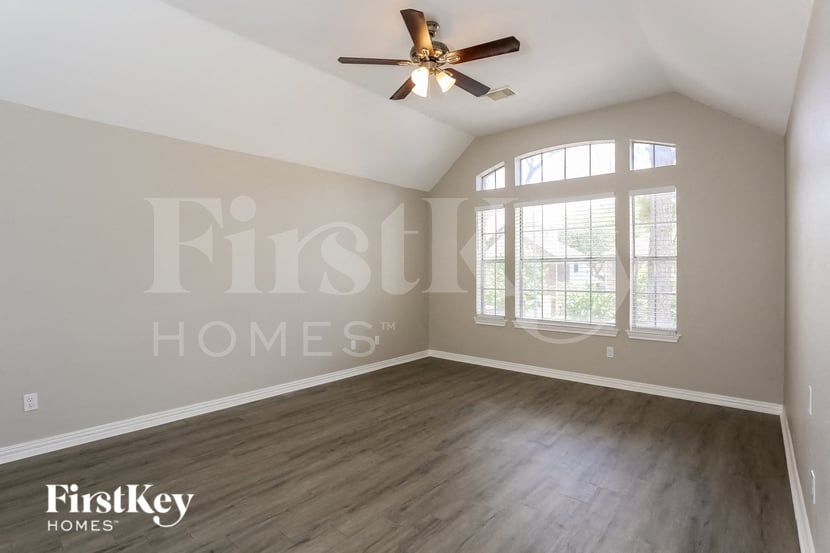 Building Photo - 5711 Parryville Dr