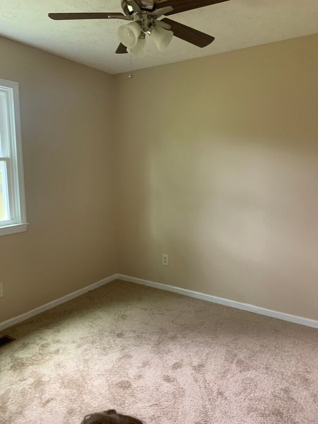 Building Photo - 3 Bedroom, 2 Bath in Rockingham