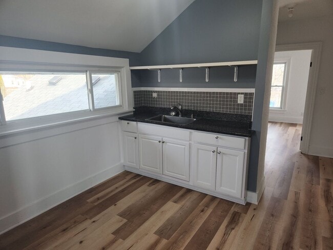 Building Photo - 264 N Jackson St