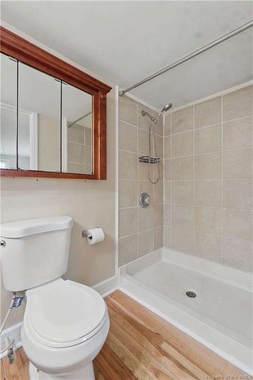 Building Photo - 3127 N Riverside Dr