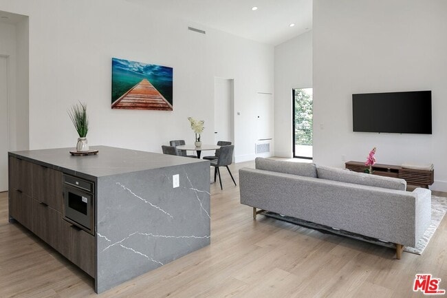 Building Photo - 1236 N Spaulding Ave