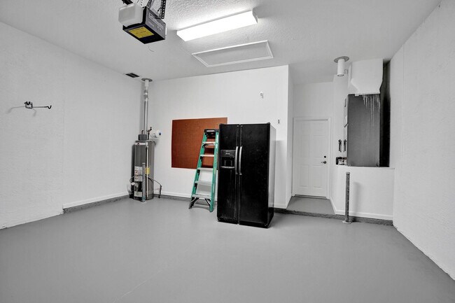 Building Photo - 118 NW Pleasant Grove Way