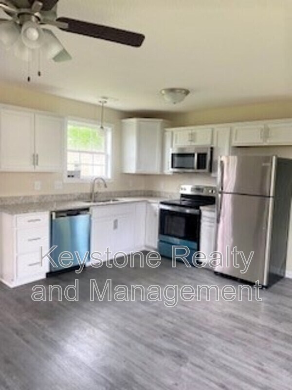 Building Photo - 129 Mace Ln