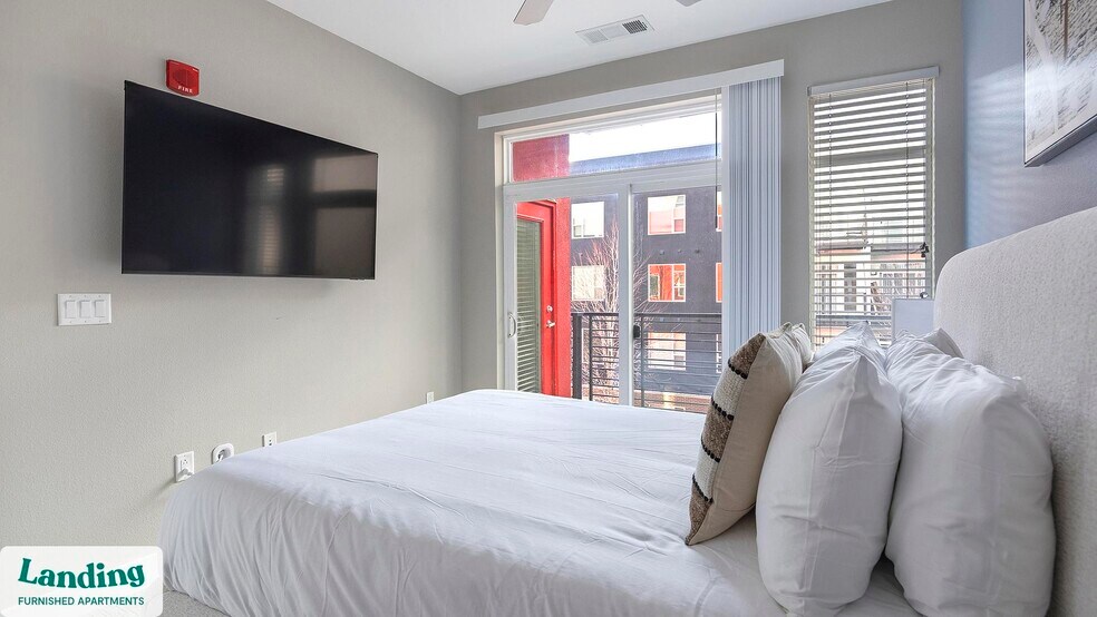 Building Photo - 1000 S Broadway