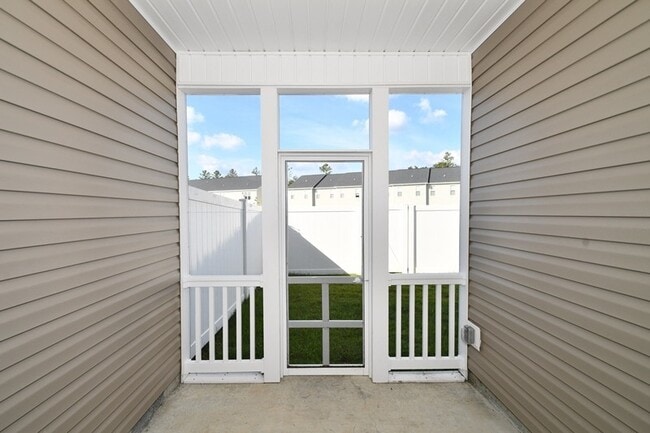 Building Photo - MOVE-IN READY Carolina Forest