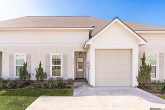 Building Photo - 8120 Stonelake Cir Ave E