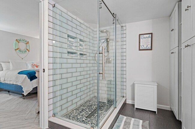 Building Photo - 1605 S US Hwy 1