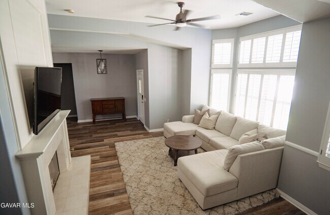 Building Photo - 43632 Colony Dr