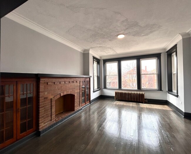 Building Photo - 6423 S Maplewood Ave