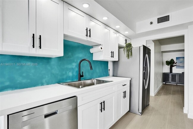 Building Photo - 1201 S Ocean Dr