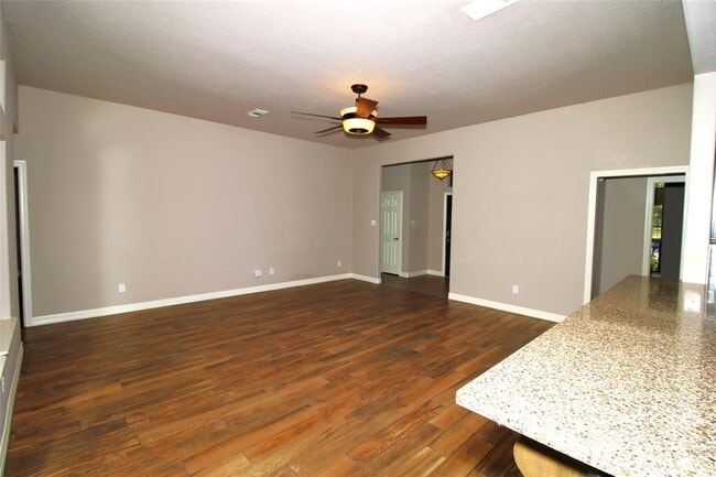 Building Photo - 119 Dove Trail