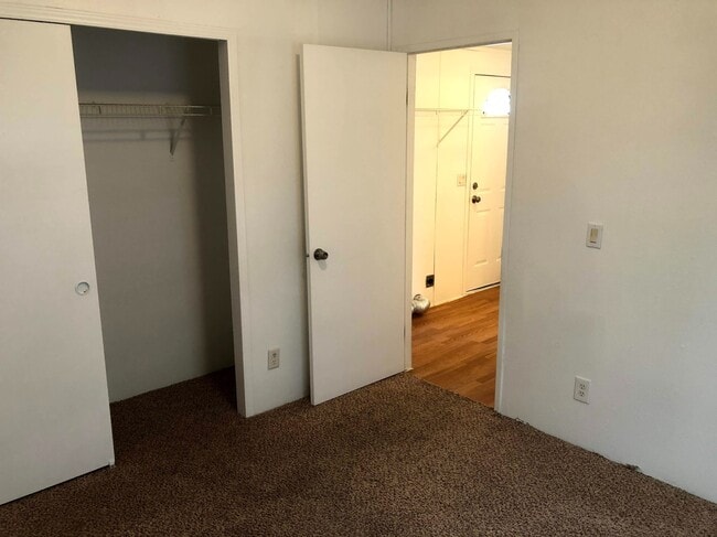 Building Photo - 421 N 200 W