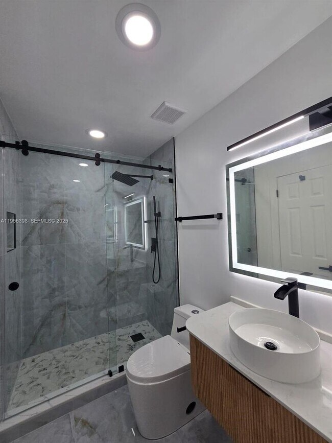 Building Photo - 1120 Parkside Green Dr