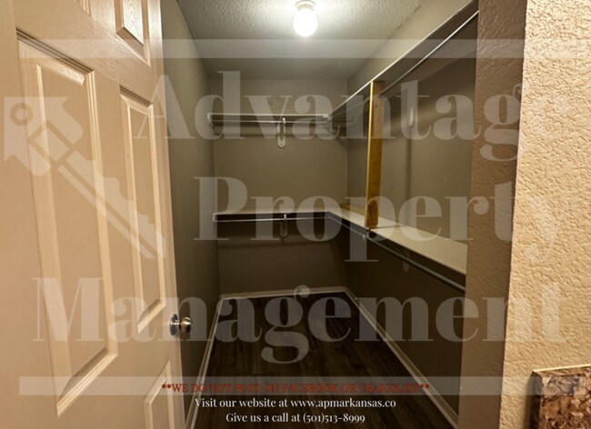 Building Photo - 3010 Alderwood Dr