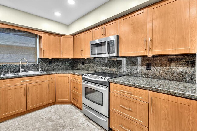 Building Photo - 2114 N 44th Ave