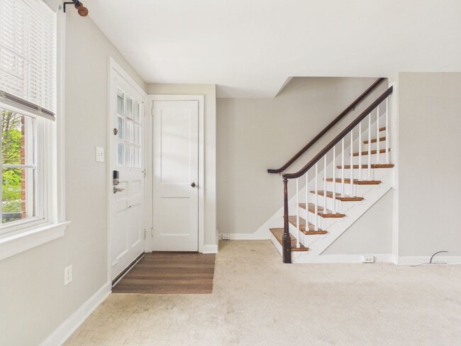 Building Photo - 3 Bedroom House in Harrisburg