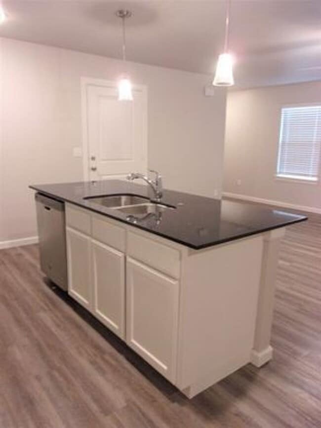 Building Photo - 3 Bed 2 Bath 2 Car Duplex in Chisholm Creek NW OKC