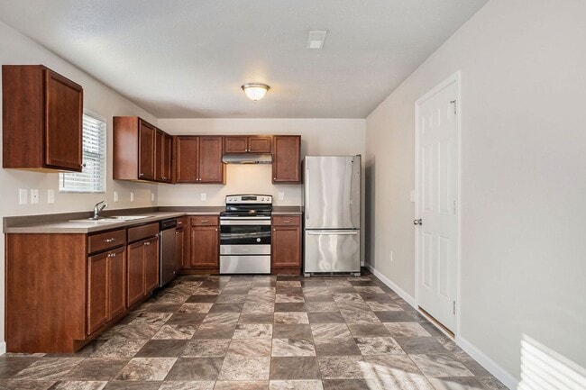 Building Photo - Great Home in Outstanding Schools!