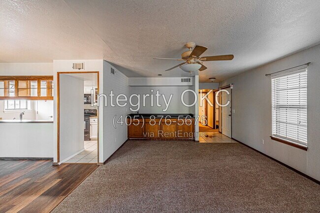 Building Photo - 4400 Hemingway Dr