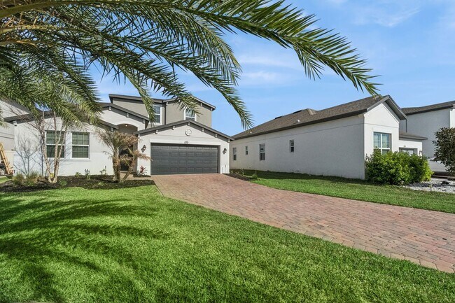 Building Photo - Amazing 5/3.5/2 House in The Reserve at Pine Tree