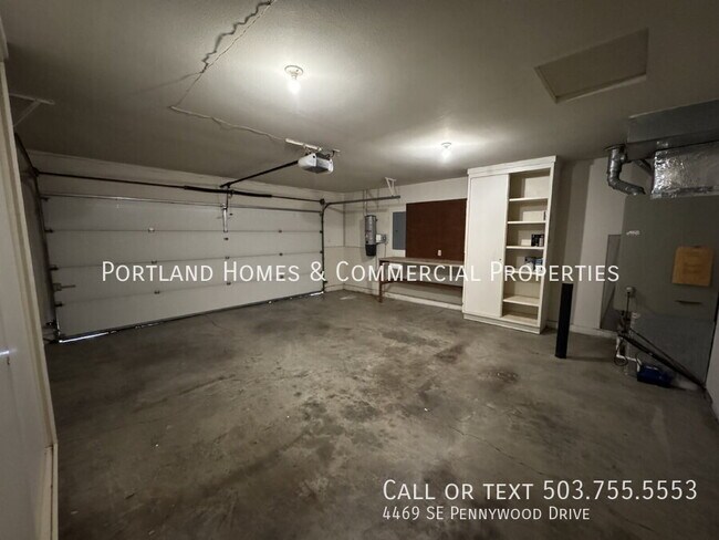 Building Photo - 4469 SE Pennywood Dr