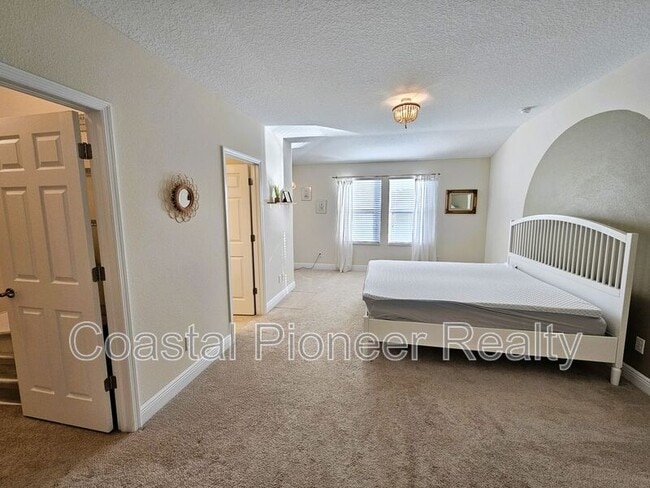 Building Photo - 11541 Crowned Sparrow Ln