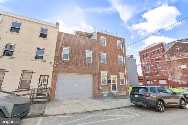 Building Photo - 1609 N Lawrence St