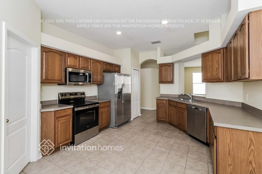 Building Photo - 15833 Pond Rush Ct