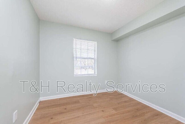 Building Photo - 326 Jefferson Ave