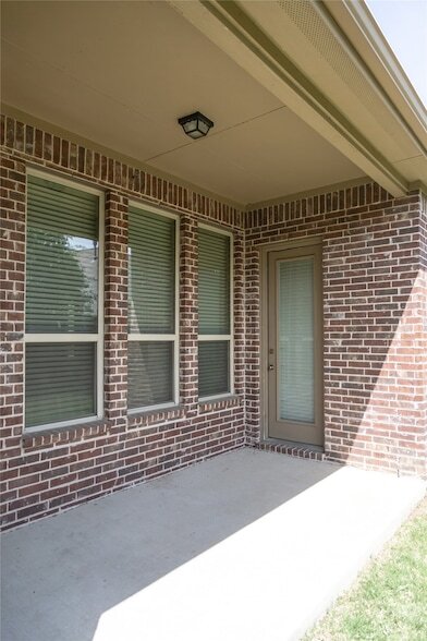 Building Photo - 16108 Gladewater Terrace