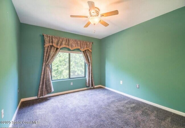 Building Photo - 1375 Lara Cir