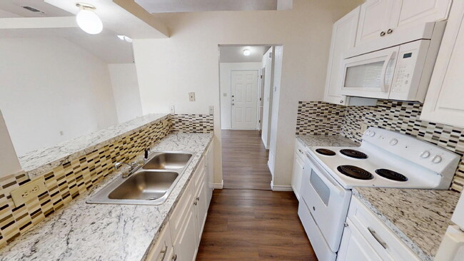 Building Photo - "Charming 3-Bed, 2-Bath Gem in Copperas Co...