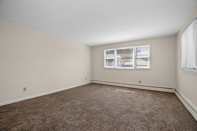 Building Photo - 623 Quincy Shore Dr