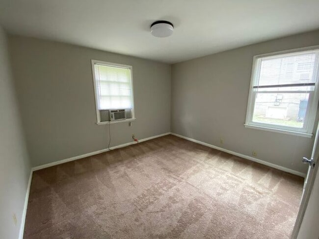 Building Photo - Cute 1 Bedroom in East Nashville!