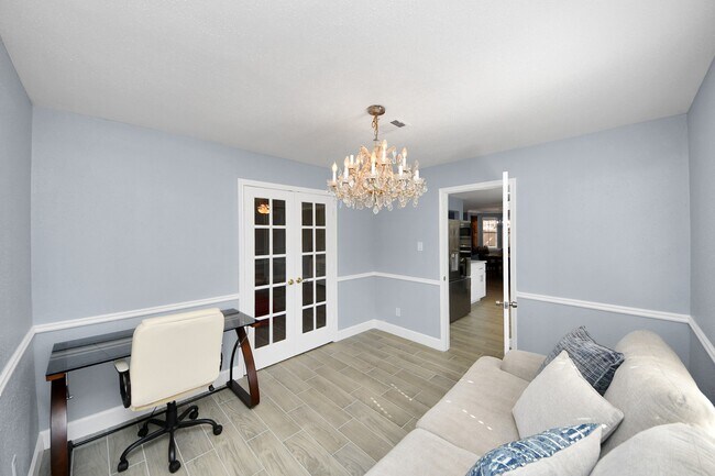 Building Photo - 5810 Wanakah Dr