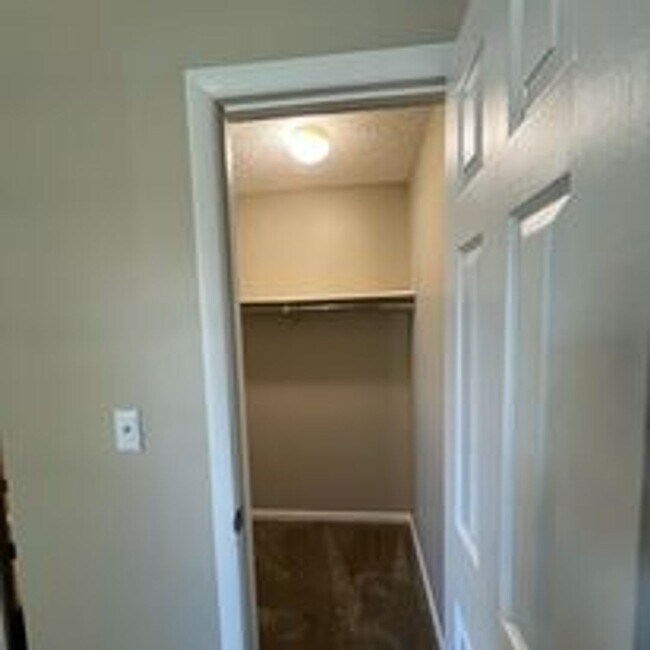 Building Photo - Single story two bedroom, two bathroom apartment!