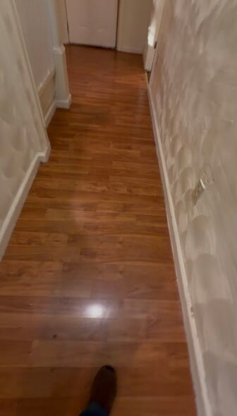 Building Photo - 827 W 42nd St