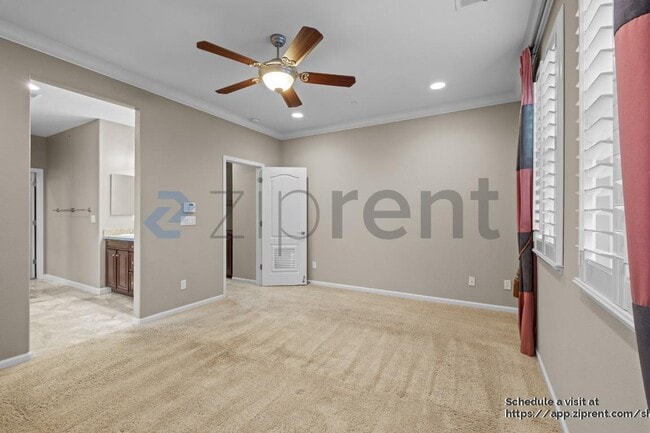 Building Photo - 137 Burbank St