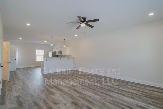 Building Photo - 550 Peachers Mill Rd