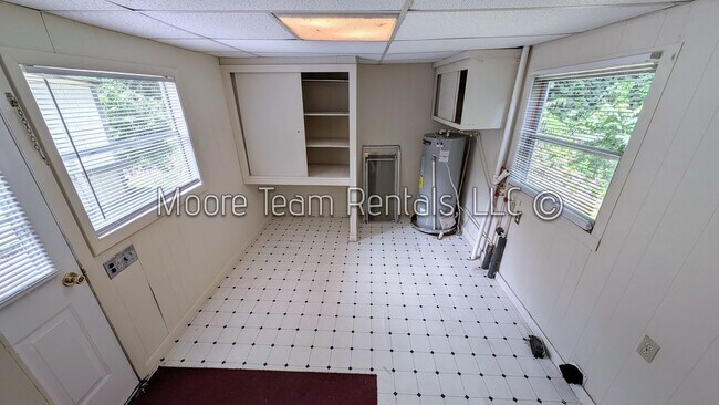 Building Photo - 5413 Greenville Hwy