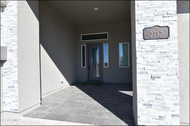 Building Photo - 2712 Sammy Cervantes St