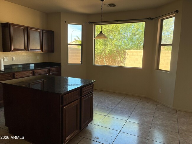Building Photo - 3340 S Sunland Dr