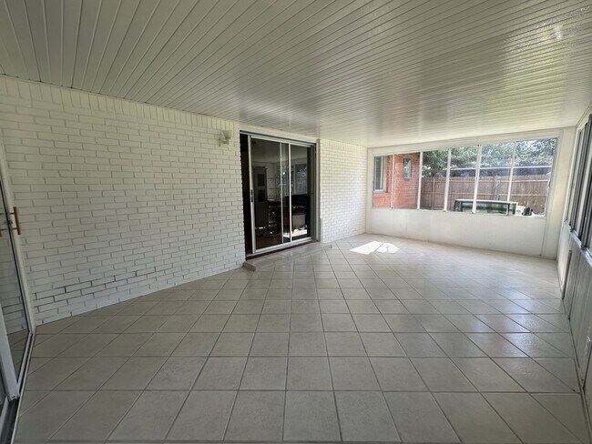 Building Photo - 2628 Keats Pl