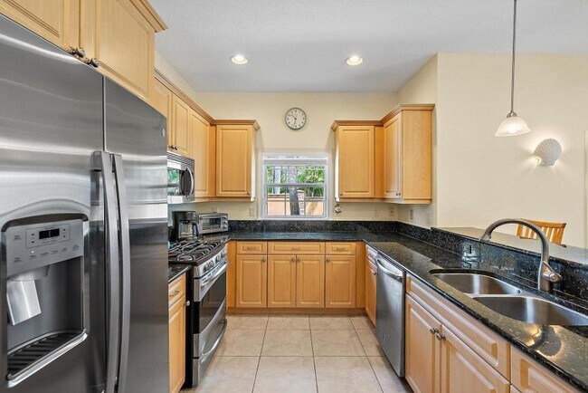 Building Photo - 2 bedroom in Jupiter FL 33458