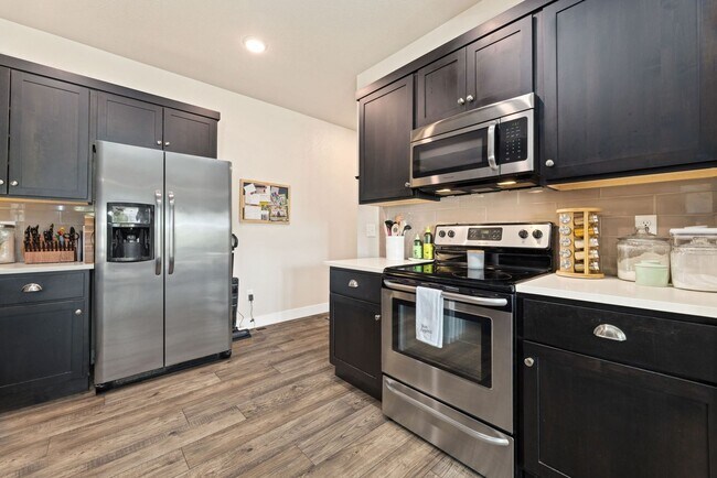 Building Photo - 2 Bed 3.5 Bath Townhome in Fort Collins!