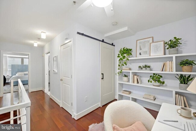 Building Photo - 1209 13th St NW