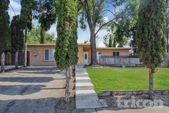 Building Photo - 500 Shaddick Dr